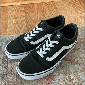 Women’s Vans size 9.5